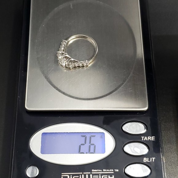 Size 7 Sterling Silver White Sapphire Tiered Gemstone Band Ring - Picture 8 of 8